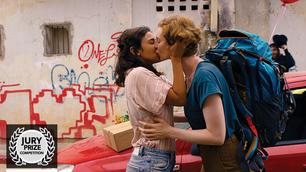 Lesbian kissing in Puebla